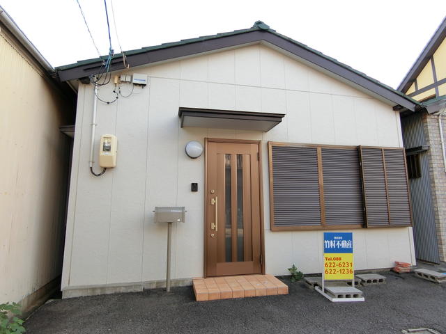 アットホーム 徳島市 南佐古五番町 蔵本駅 1ldk 提供元 株 竹村不動産 徳島市の賃貸一戸建て アットホーム 徳島市 南佐古五番町 蔵本駅 1ldk 提供元 株 竹村不動産 徳島市の賃貸一戸建て