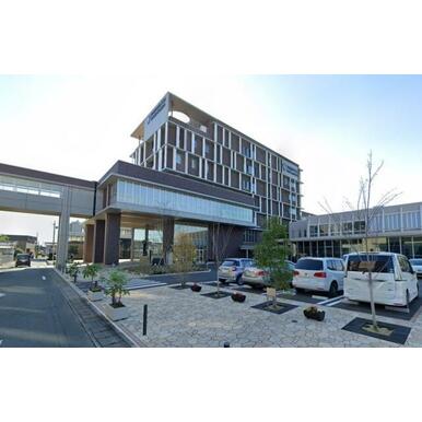 浜松修学舎中学校・高等学校 距離:865m