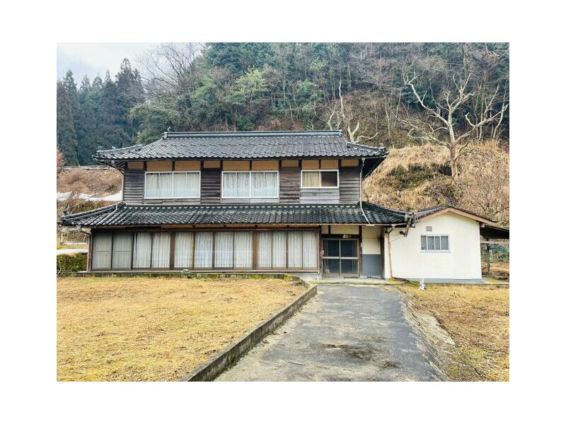Tsuyama City, Kamo Town, Kawai (Mimasaka-Kawai Station) 2-story 11DK