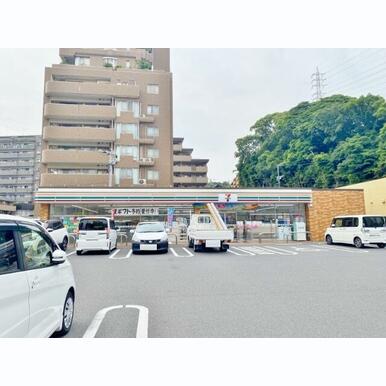 ☆セブンイレブン 小倉上到津4丁目店 距離:110m