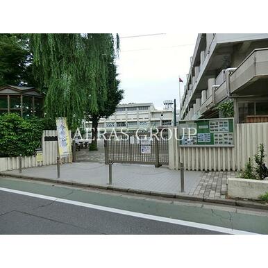 板橋区立上板橋第二小学校 距離：461m