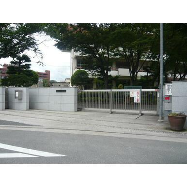広島市立可部南小学校 距離:691m