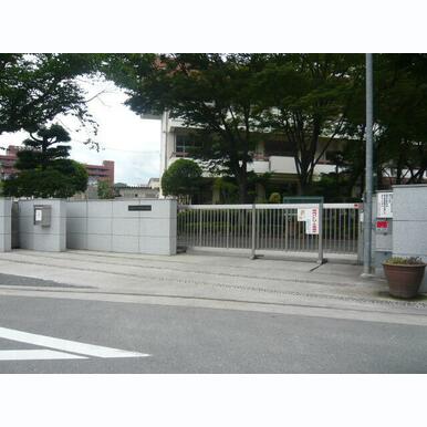 広島市立可部南小学校 距離:691m