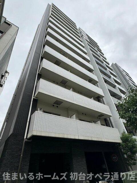 板橋でルームシェアをする3人組ユニット『板橋ハウス』×MOLLY