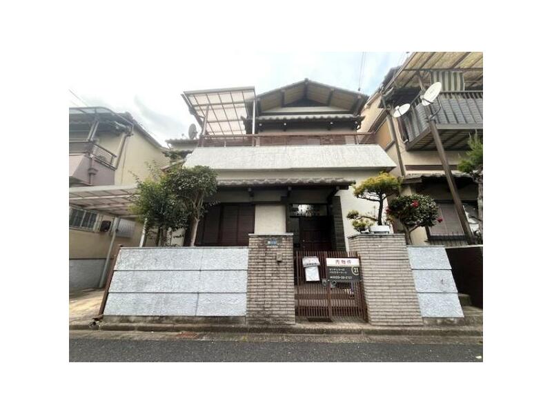 13 minutes on foot from JR Wakayama Line "Hatakeda" Station