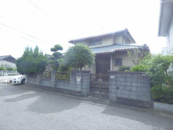 Cheap house for sale in Tosu, Saga
