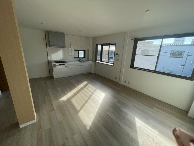 アットホーム 大阪市淀川区 十三東３丁目 十三駅 3階建 ３ｌｄｋ 大阪市淀川区 の中古一戸建て 提供元 株 ハウス王 一軒家 家の購入