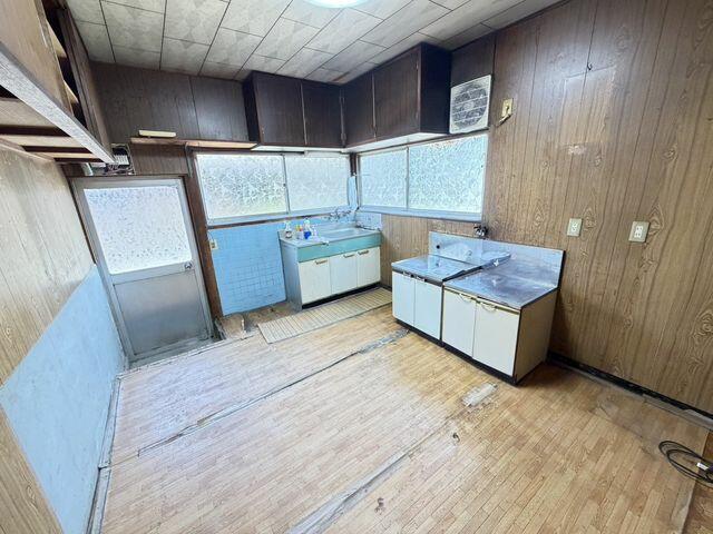Mukaihigashi-cho, Onomichi City (near Onomichi Station) 2-story building, 6DK &mdash; photo 6
