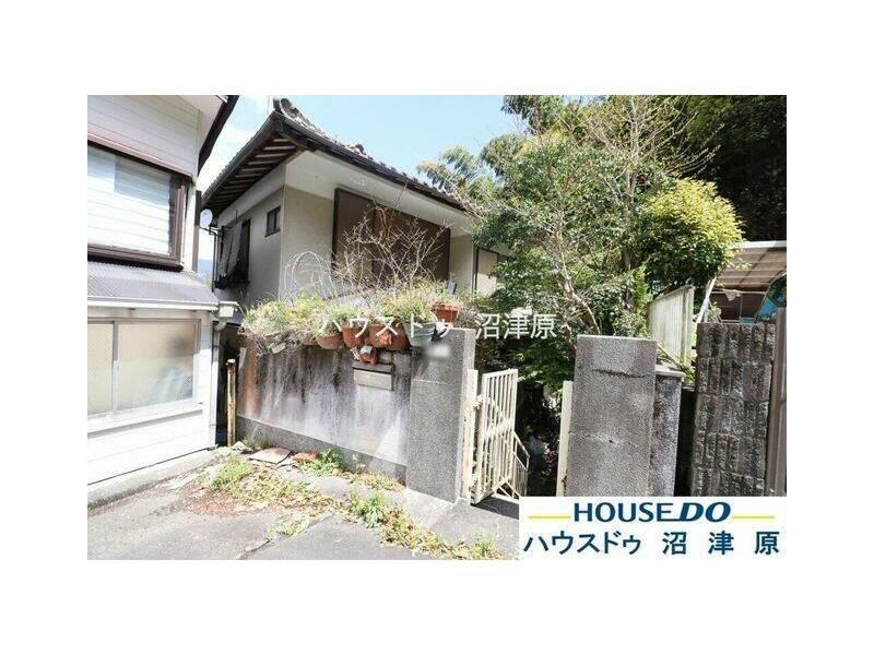 Umehana-cho, Atami-shi (Atami Sta.) 2F 6DK

2,000,000 yen