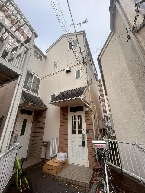 Cheap house for sale in Meguro, Tokyo