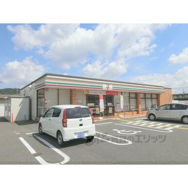 セブンイレブン　八日市小脇店 距離：170m