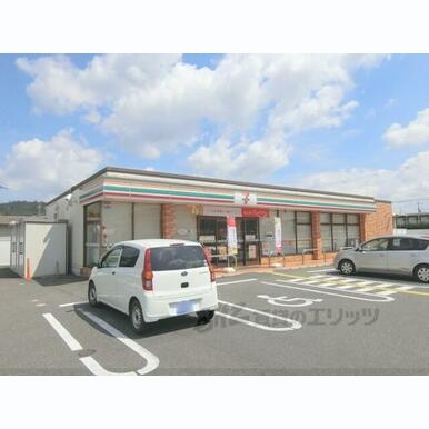 セブンイレブン 八日市小脇店 距離:170m