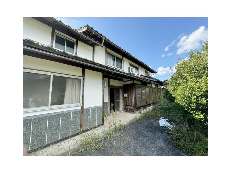 Kakitsubo, Yamahigashimachi, Asago-shi, Hyogo (Wadayama Sta.) 2F 14DK

1.8 million yen
