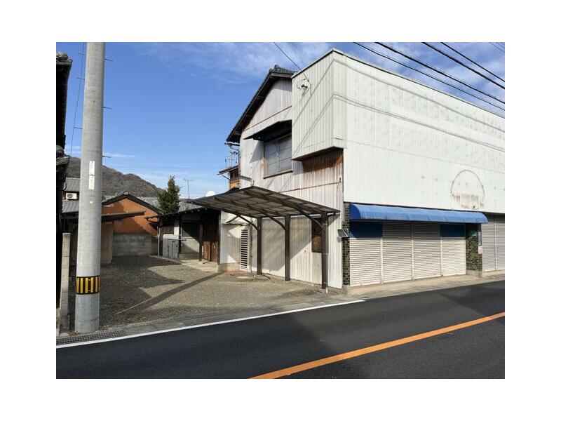 2F 6DK in Nagareoka-cho, Kanonji-shi, Kanonji (Kanonji Sta.)

2.2 million yen