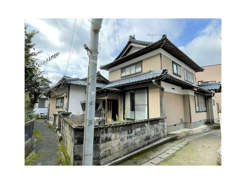 Fukui City, Gamou Town 2-story 6DK