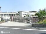 奈良市立六条小学校　距離：1,065m