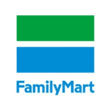 ファミリーマートマツエダ北堀江店 距離:134m