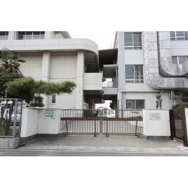 名古屋市立小碓小学校 距離：636m