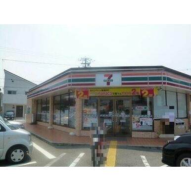 セブンイレブン堺鳳中町８丁店 距離：42m
