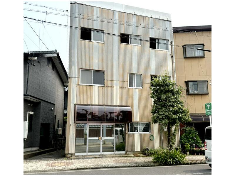 Echizen City, Wakamatsu Town (Takefu Station) 3-story 5K