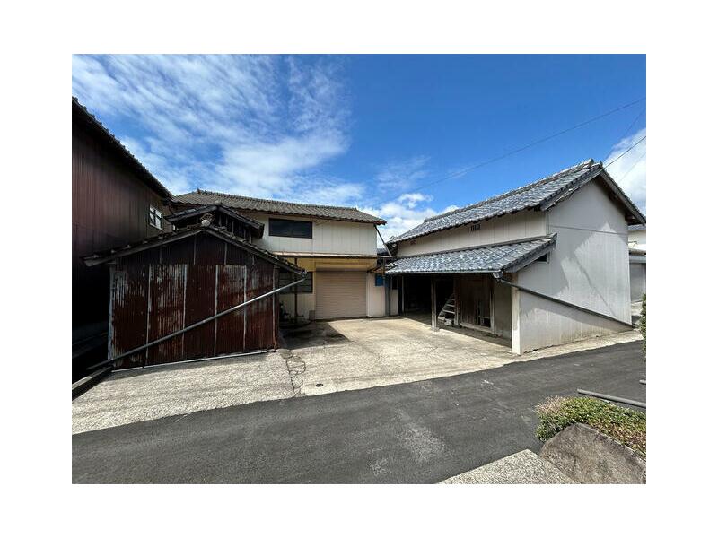 Isahaya City, Takaki Town, Oto (Koe Station) 2-story building 8DK