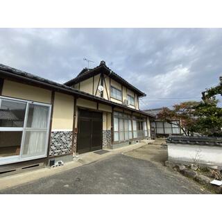 Fukuchiyama City, Jiboku (Boku Station) 2-story building 8SLDK 3.9 million yen.
