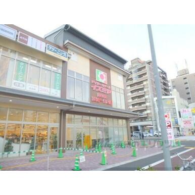 イズミヤ　堀川丸太町店 距離：50m