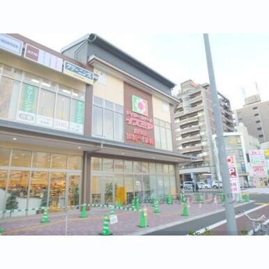 イズミヤ 堀川丸太町店 距離:50m