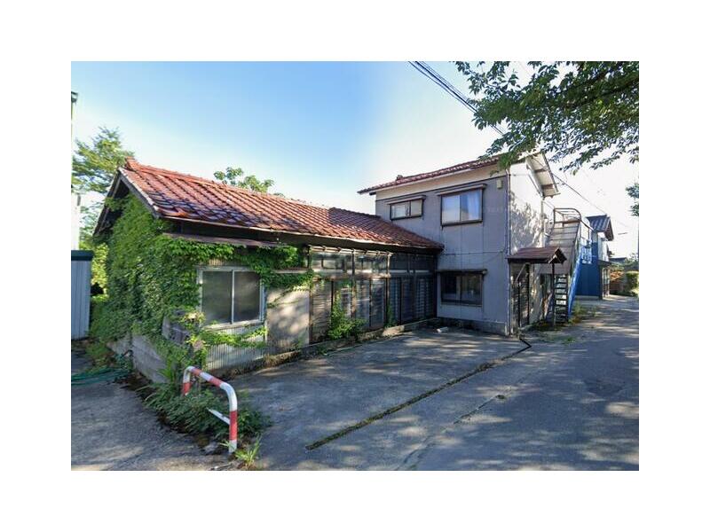 Nanto City Fukumitsu (Fukumitsu Station) 2-story 8DK