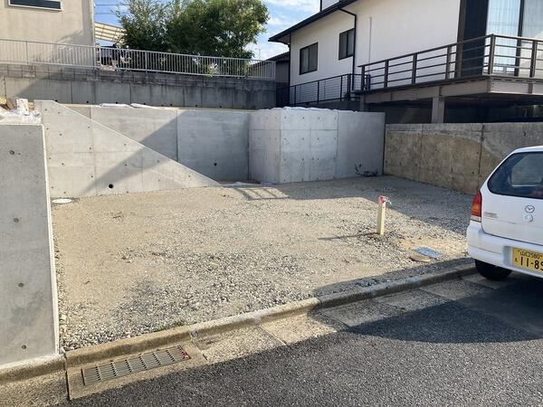 駐車場整地をお願いします、報酬13万円で。