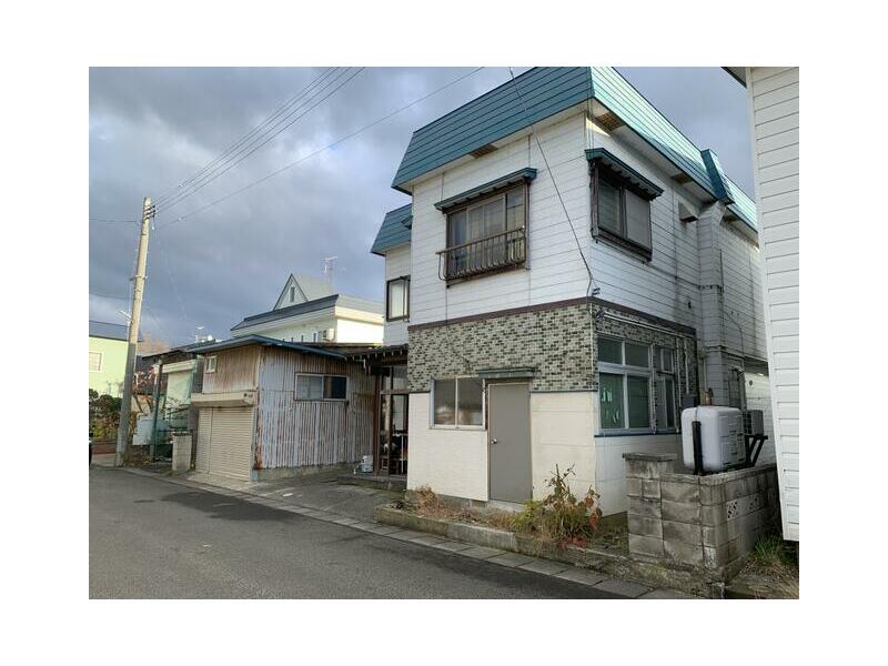 Aomori-shi, Aomori Oaza Hashiro Aza Sawada (Aburakawa Station) 2F 8SLDK

2.8 million yen