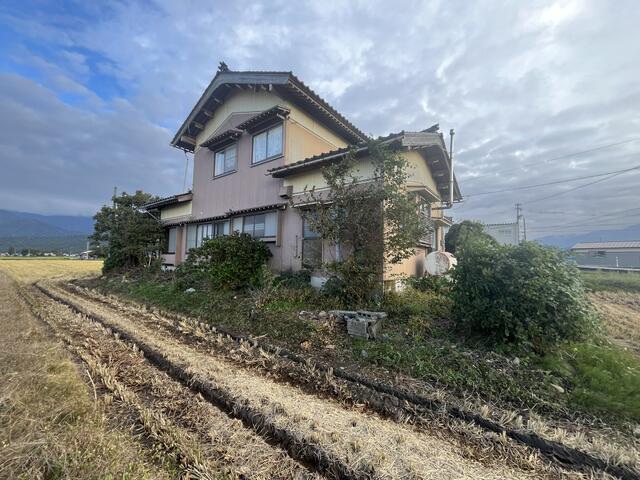 Cheap house for sale in Nyuzen, Toyama