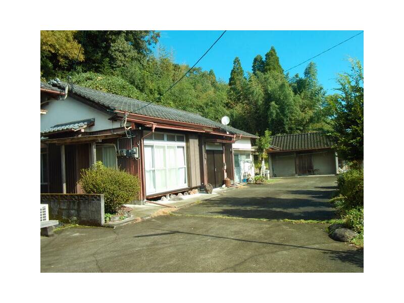 Bungo Ono-shi, Kiyokawa-cho Sunada (Bungo Kiyokawa Sta.) Single story building, 6DK

Single-storied house 6DK 3,000,000 yen