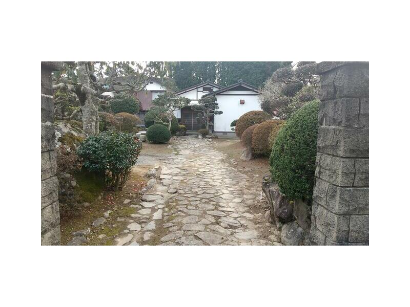 43 minutes on foot from JR Karatsu Line "Nishi-Karatsu" Station [Bus available] 5 minutes walk from Karubo Entrance bus stop