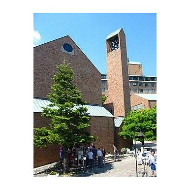 私立神戸松蔭大学 距離：763m