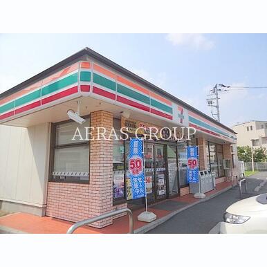 セブンイレブンさいたま鹿手袋店 距離:335m