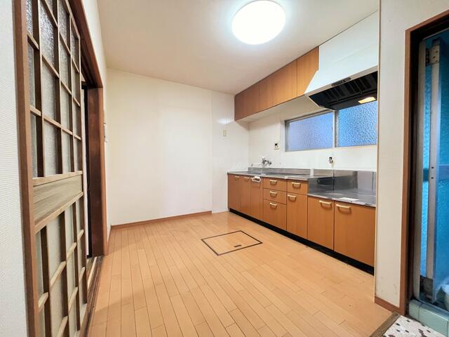 Kobe City, Nagata Ward, Chojamachi (Nagata Station), 2-story building, 3DK &mdash; photo 3