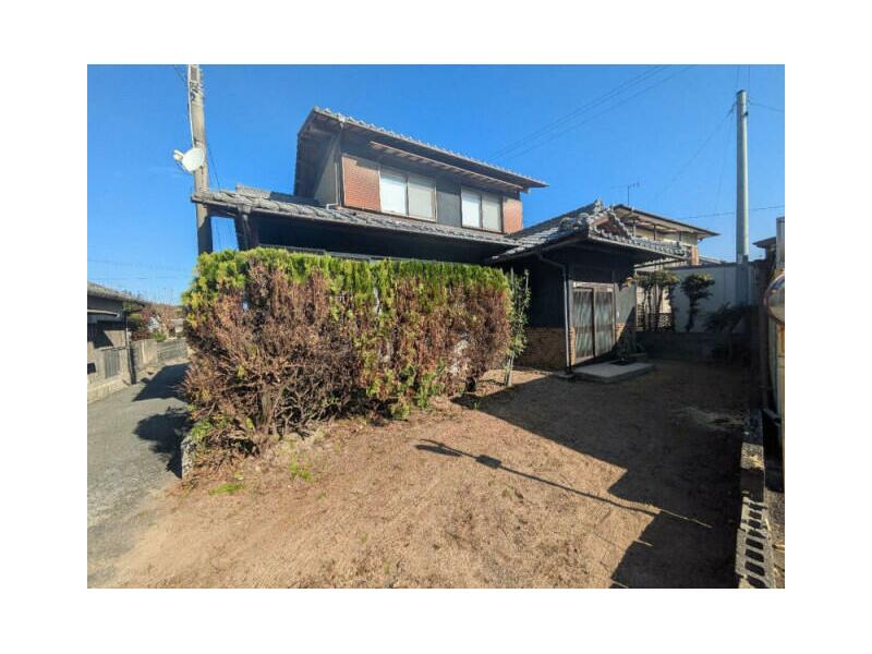 2F 5DK in Oaza Ido, Miki-machi, Kida-gun, Aichi

2.5 million yen