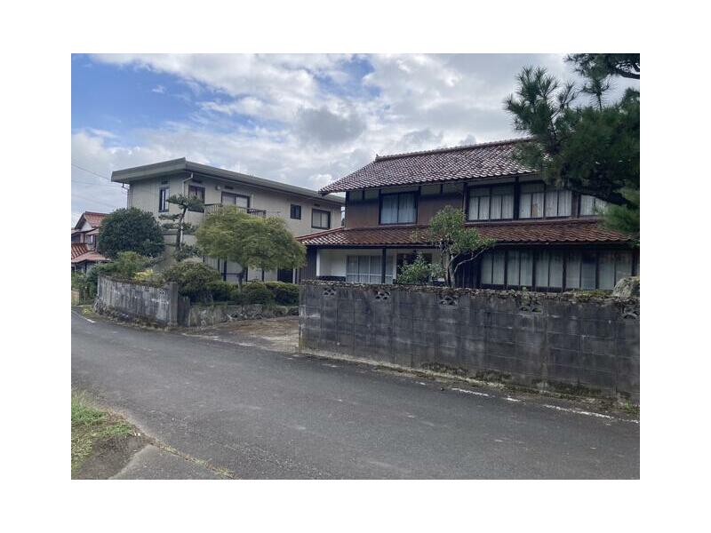 Tottori-shi, Tottori city, Kano-cho Kano-cho (Hamamura station) 2F 12SDK

2.7 million yen