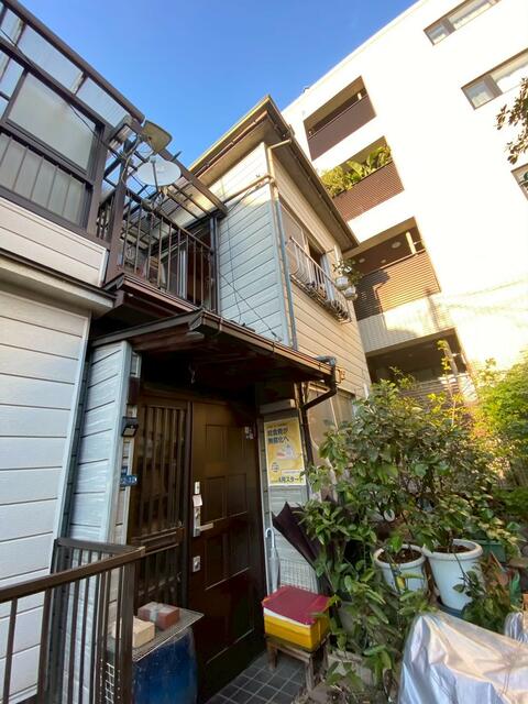 Cheap house for sale in Shinjuku, Tokyo