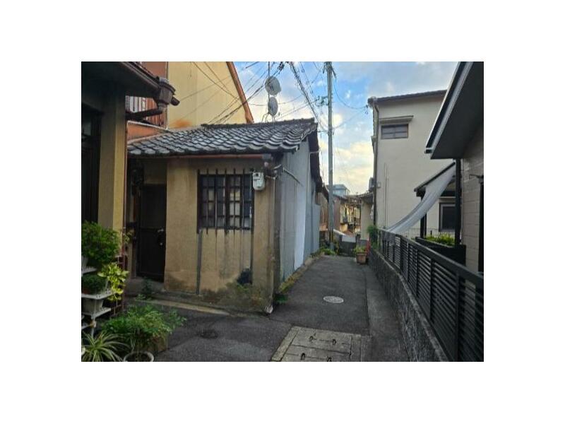 Higashiyama Ward, Kyoto City, Imakumano Kenmuguchi-cho (Tofukuji Station) Single-story building 2K
