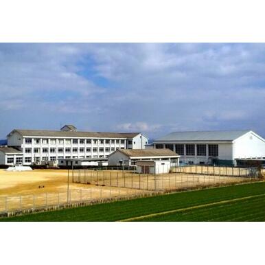 守山市立明富中学校 距離:1,600m