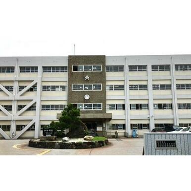 滋賀県立長浜北星高等学校 距離:900m