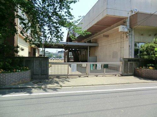 アットホーム】世田谷区 弦巻2丁目 (駒沢大学駅 ) 2階建 アットホーム】世田谷区 弦巻2丁目 (駒沢大学駅 ) 2階建