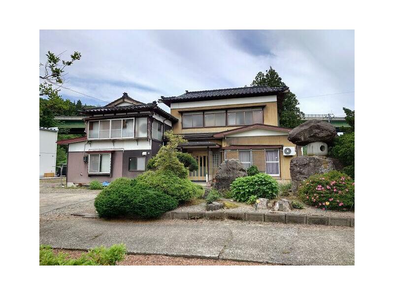 Joetsu City Oaza Mukuhashi (Minami Takada Station) 2-story 9DK