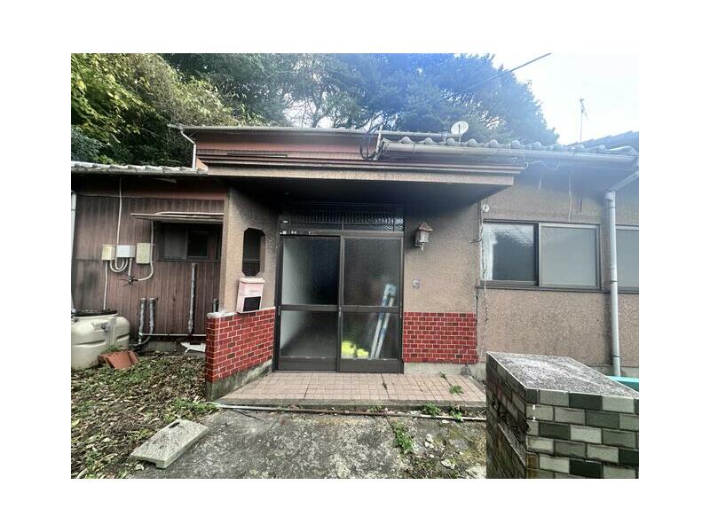 Two-story building 4DK in Kamifujimatsu 2-chome, Moji Ward, Kitakyushu City (Moji Station)