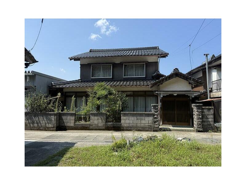 Aoya-cho, Tottori-shi, Tottori (Aoya Sta.) 2F 9DK

3,700,000 yen