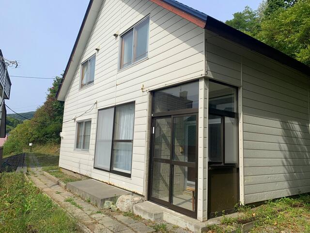 北海道小樽市の一戸建て | 120万円 | 6LDK | 364m² | 急傾斜地ハザード | Akiyama house finder