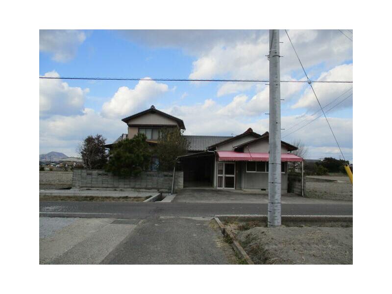 Okamoto-cho, Takamatsu-city (Okamoto station) 2F 5K

2.2 million yen