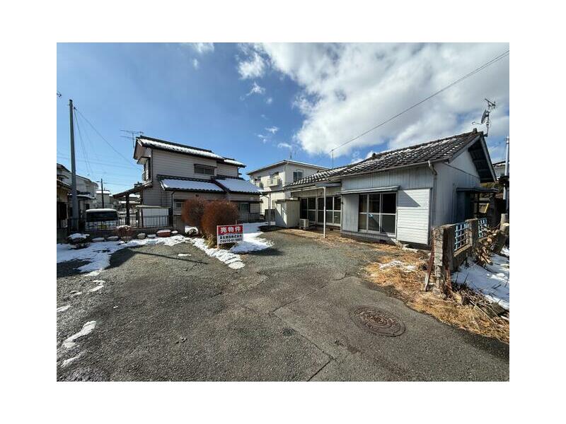 Midori City, Omama Town Omama (near Kiryu Stadium Station) Single-story building 3K